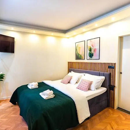 Charming 5 Min Walk From Old Town