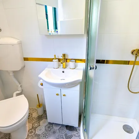 Charming 5 Min Walk From Old Town Apartamento *