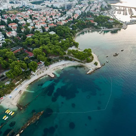 Charming 5 Min Walk From Old Town Apartamento *