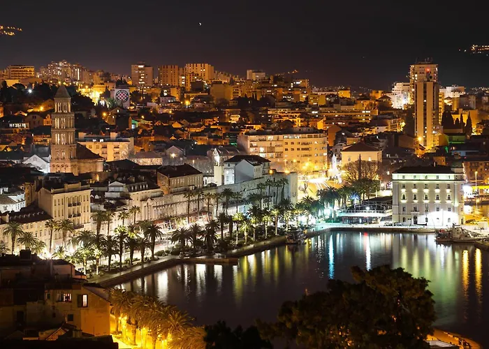 Charming 5 Min Walk From Old Town Apartmán