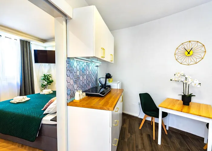 דירה Charming 5 Min Walk From Old Town *