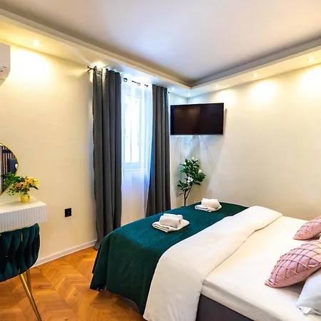 Charming 5 Min Walk From Old Town Apartamento *