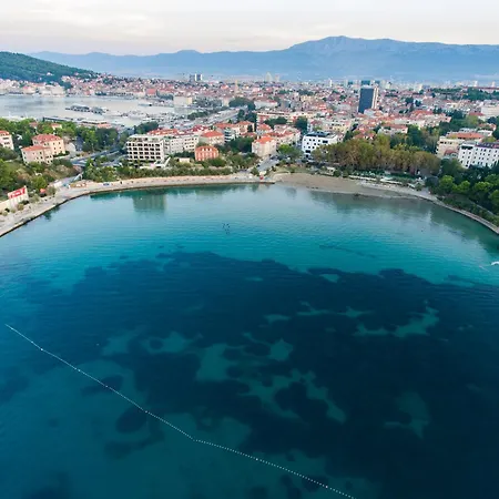 Charming 5 Min Walk From Old Town Apartamento Split